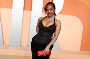 H.E.R. at the 2025 Vanity Fair Oscar Party Hosted By Radhika Jones held at Wallis Annenberg Center for the Performing Arts on March 02, 2025 in Beverly Hills, California.