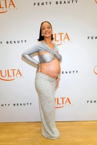 LOS ANGELES, CALIFORNIA - MARCH 12: Rihanna celebrates the launch of Fenty Beauty at ULTA Beauty on March 12, 2022 in Los Angeles, California. (Photo by Kevin Mazur/Getty Images for Fenty Beauty by Rihanna)