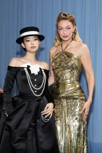 NEW YORK, NEW YORK - MAY 05: (L-R) Jennie and Gigi Hadid attend the 2025 Met Gala Celebrating 
