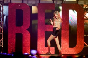 LAS VEGAS, NV - SEPTEMBER 22:  Singer Taylor Swift performs onstage during the 2012 iHeartRadio Music Festival at the MGM Grand Garden Arena on September 22, 2012 in Las Vegas, Nevada.  (Photo by Isaac Brekken/Getty Images for Clear Channel)