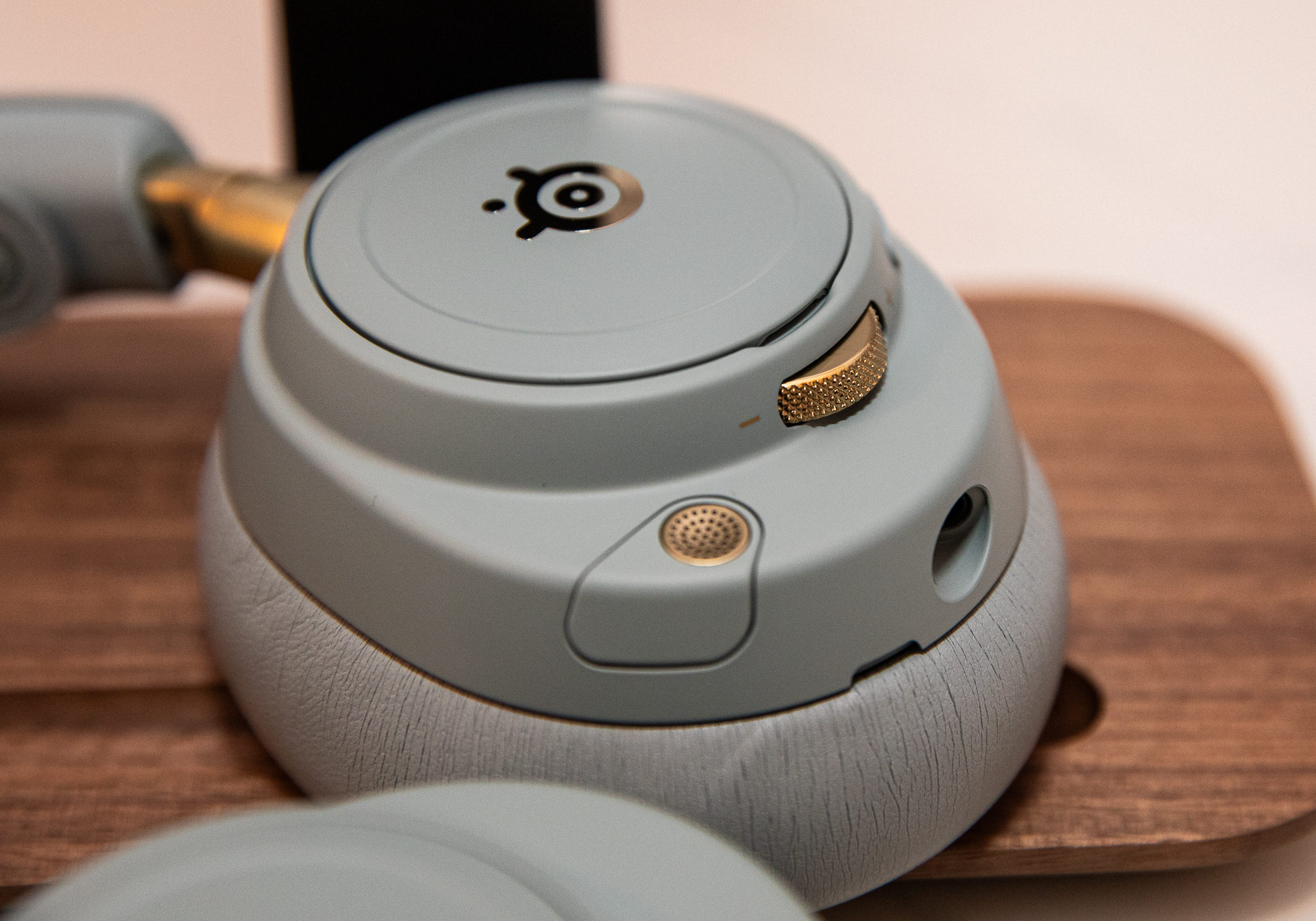 SteelSeries Arctis Nova Elite