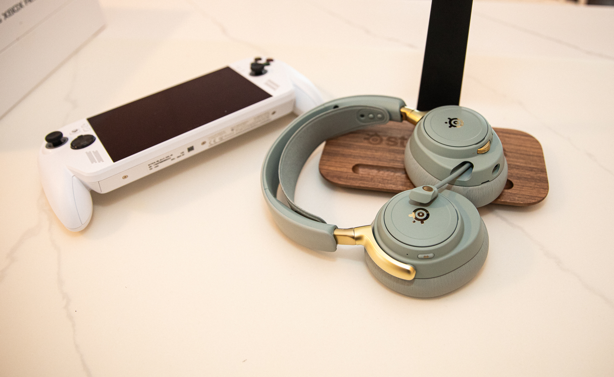 SteelSeries Arctis Nova Elite