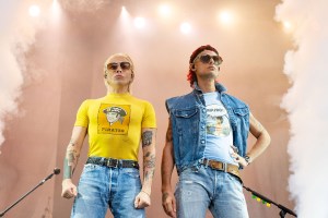 Ca7riel y Paco Amoroso en Outside Lands, en el Golden Gate Park, el 10 de agosto de 2025 en San Francisco, California