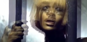 Rihanna - Disturbia