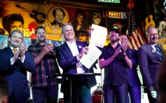 Representative William Lamberth, Luke Bryan, Governor Bill Lee, Chris Janson, Mitch Glazier and Senator Jack Johnson, ai